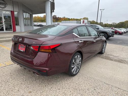 2025 Nissan Altima SL FWD