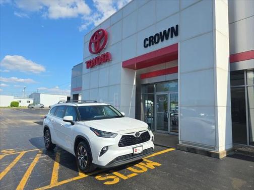 2023 Toyota Highlander XLE