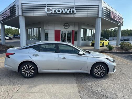 2025 Nissan Altima SV FWD
