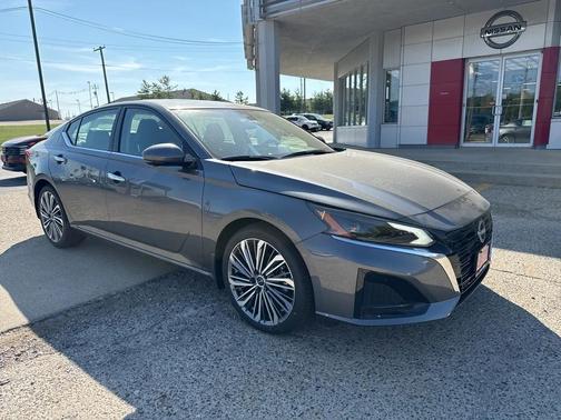 2025 Nissan Altima SL FWD