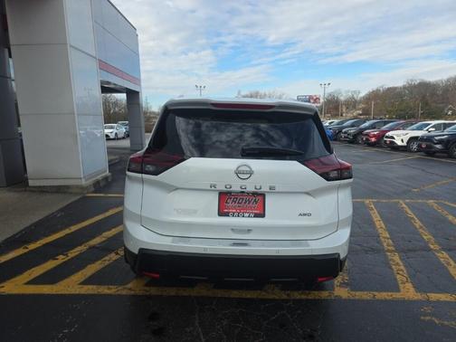 2026 Nissan Rogue SV