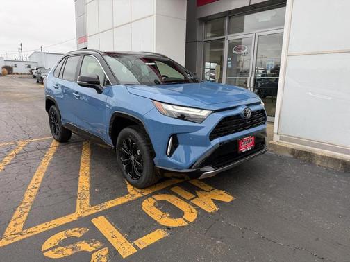 2025 Toyota RAV4 Hybrid SE