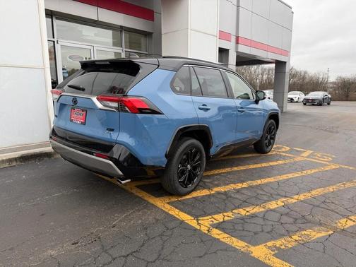 2025 Toyota RAV4 Hybrid SE