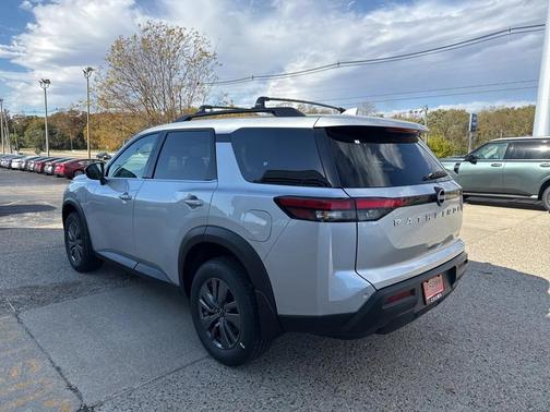 2025 Nissan Pathfinder SV 4WD