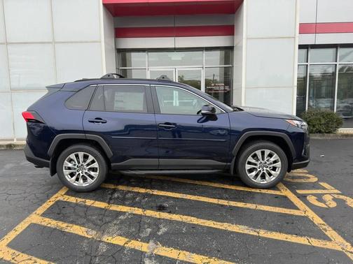 2025 Toyota RAV4 XLE Premium