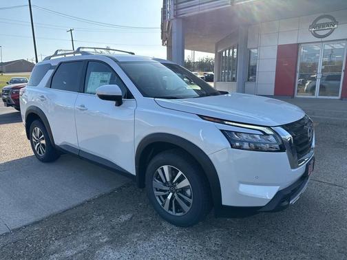 2025 Nissan Pathfinder SL 4WD