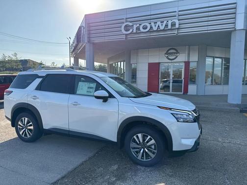 2025 Nissan Pathfinder SL 4WD