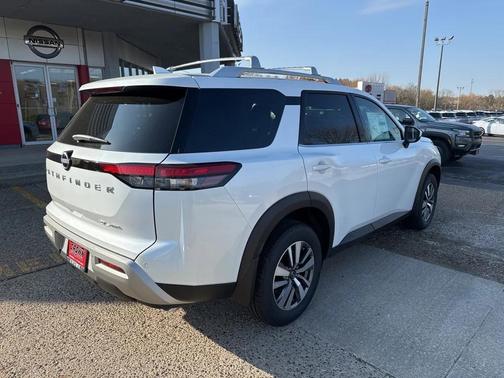 2025 Nissan Pathfinder SL 4WD