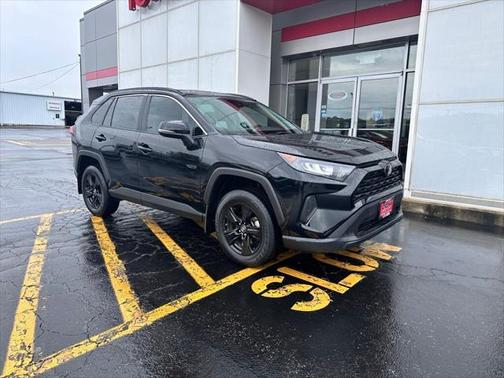 2020 Toyota RAV4 LE