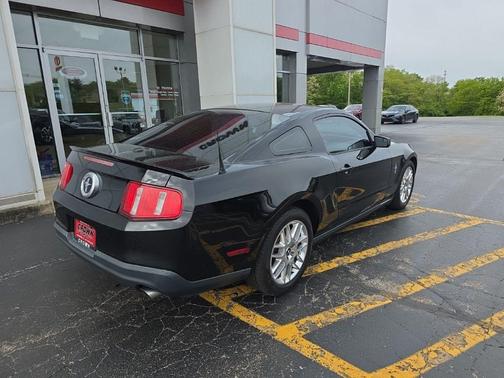 Black 2012 Ford Mustang V6 Premium