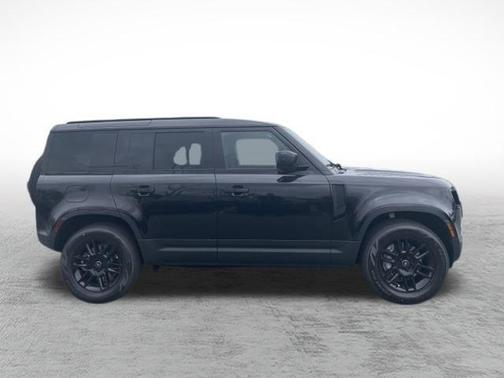 2025 Land Rover Defender 110 P300
