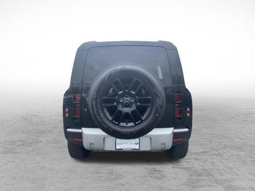 2025 Land Rover Defender 110 P300