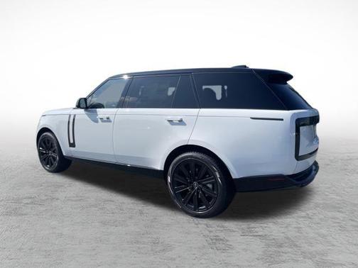 2025 Land Rover Range Rover P400 SE 7 Seat