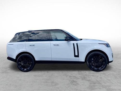 Fuji White 2026 Land Rover Range Rover P400 SE
