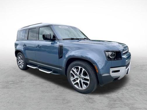 2023 Land Rover Defender 110 SE