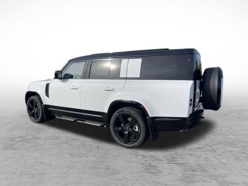 2025 Land Rover Defender 130 P400 X-Dynamic SE