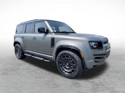 2025 Land Rover Defender P635 OCTA Edition One