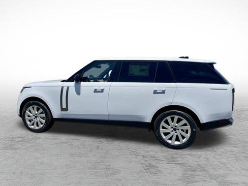 Fuji White 2026 Land Rover Range Rover P400 SE 7 Seat