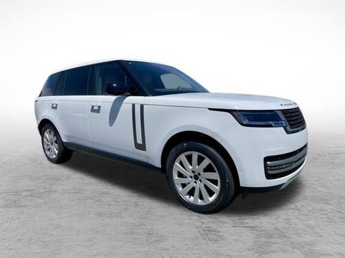 Fuji White 2026 Land Rover Range Rover P400 SE 7 Seat