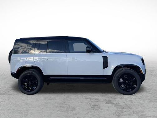 2025 Land Rover Defender 110 P400 X-Dynamic SE