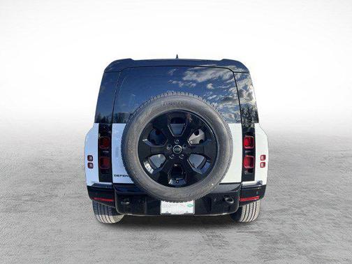 2025 Land Rover Defender 110 P400 X-Dynamic SE