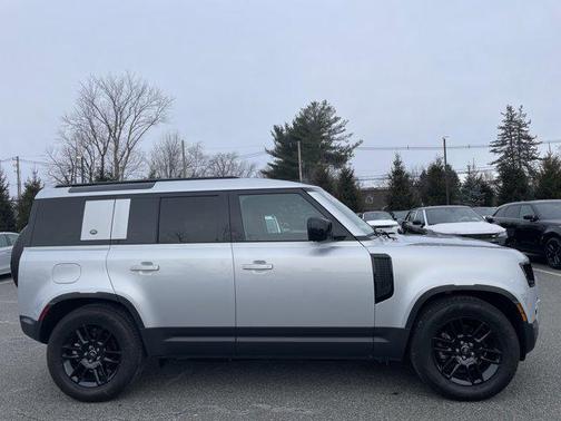 2024 Land Rover Defender 110 P300