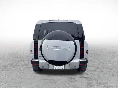 2024 Land Rover Defender 110 P300