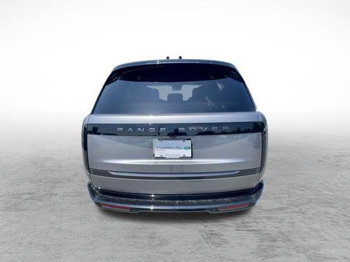 2025 Land Rover Range Rover P550e SE