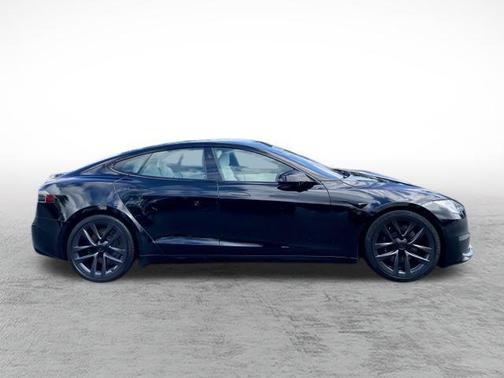 2022 Tesla Model S Plaid