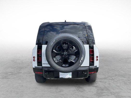 2025 Land Rover Defender 110 P400 X-Dynamic SE