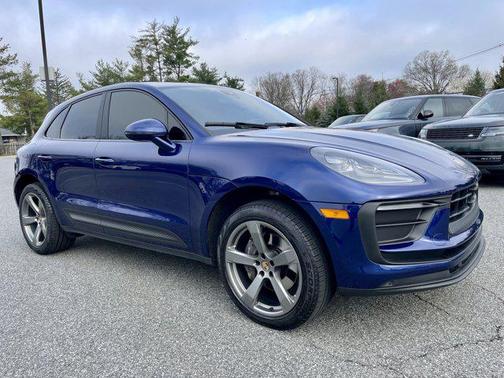 Gentian Blue Metallic 2023 Porsche Macan T
