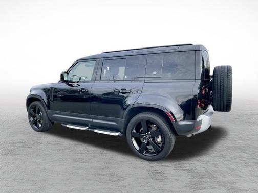 2023 Land Rover Defender 110 SE