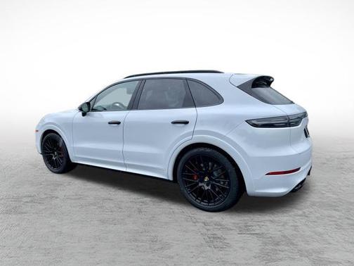 2021 Porsche Cayenne GTS