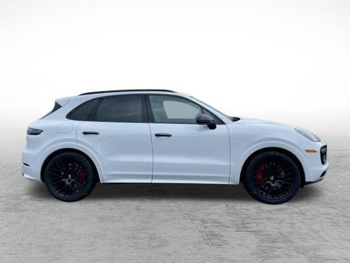 2021 Porsche Cayenne GTS
