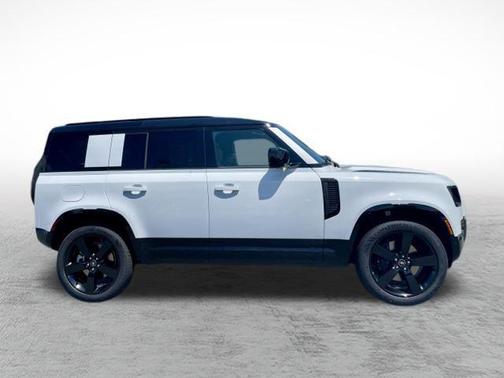 2025 Land Rover Defender 110 P400 X-Dynamic SE