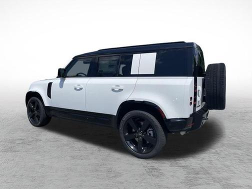 2025 Land Rover Defender 110 P400 X-Dynamic SE