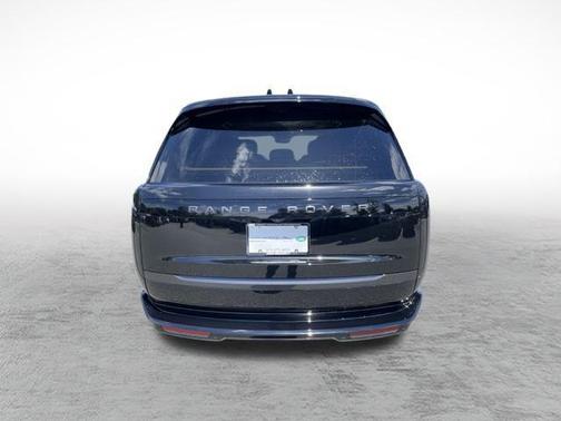 2025 Land Rover Range Rover P530 SE 7 Seat