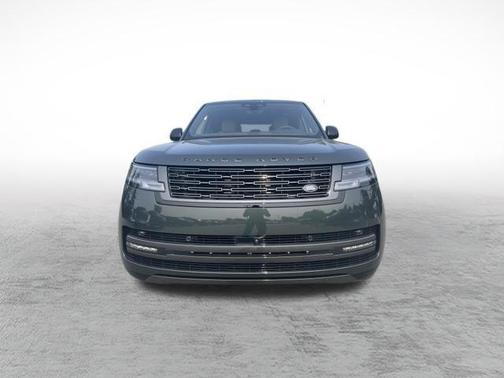 2025 Land Rover Range Rover P550e SE