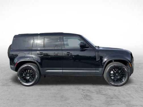 2025 Land Rover Defender 110 P400 S