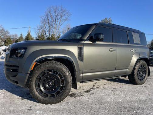 2025 Land Rover Defender P635 OCTA