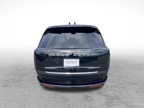 2025 Land Rover Range Rover P400 SE