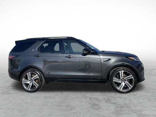 2025 Land Rover Discovery P360 Metropolitan Edition