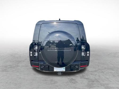 2025 Land Rover Defender 130 P400 X