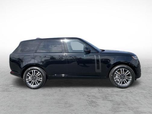 2025 Land Rover Range Rover P530 SE
