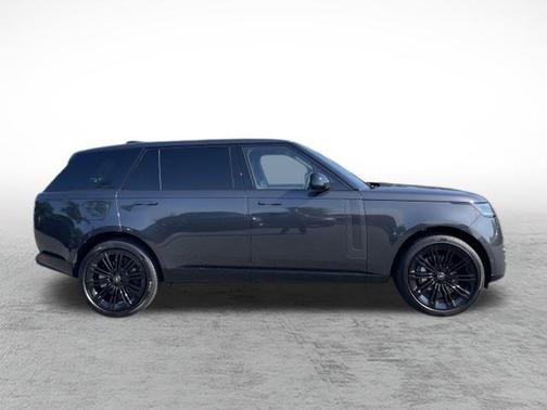 2025 Land Rover Range Rover P400 SE 7 Seat