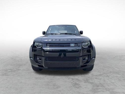 2025 Land Rover Defender 110 P400 X-Dynamic SE