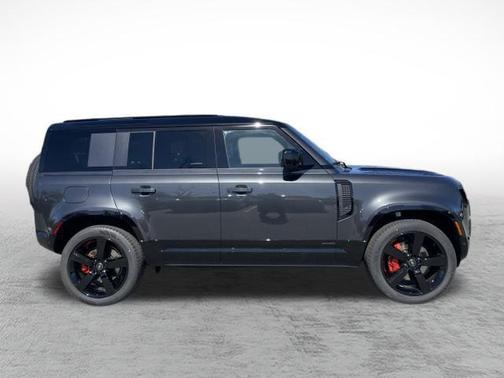 2025 Land Rover Defender 110 P400 X
