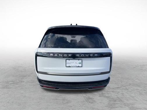 2025 Land Rover Range Rover P530 SE