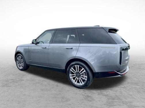 2025 Land Rover Range Rover P530 SE
