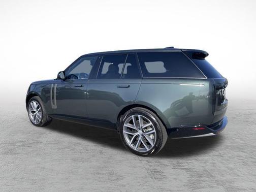 2025 Land Rover Range Rover P530 SE